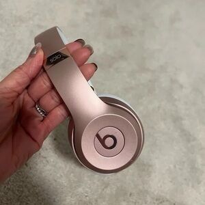 Beats By Dr Dre Solo Rose Gold Wireless Headphones Model A1796